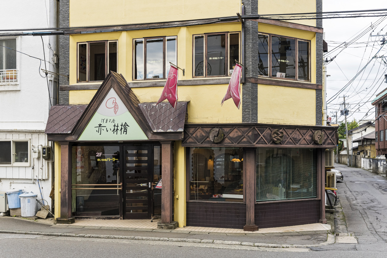 Okinaya (Akai Ringo Flagship Store)